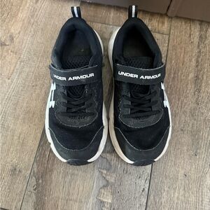 Youth 1.5 Under Armour Black and White Athletic Shoes